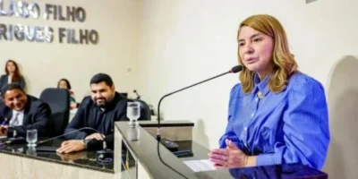 Iracema Vale recebe título de Cidadã Itapecuruense