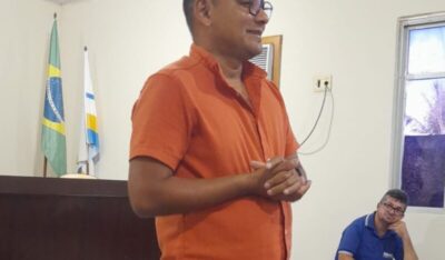 Posse do novo Secretário Municipal de Educação: Raimundo Domingos Costa Neto assume compromisso com a continuidade da política educacional do governo Iracy