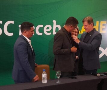 Veja no vídeo: Lahésio e Wellington são recebidos no PSC…