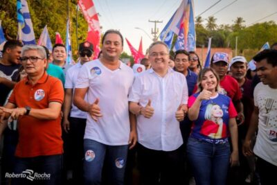 Roberto Rocha e Weverton percorrem as ruas de Raposa em grande caminhada