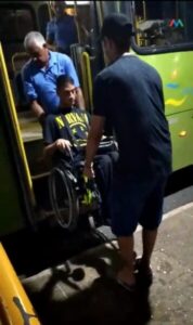 Desumanidade: Relato dramático de usuários de cadeiras de rodas que sofrem para usar transportes públicos na Grande Ilha…