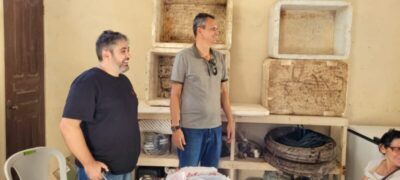 Rodrigo Belotti e o Secretário de Agricultura Arnaldo fazem entrega de cartões para aquisição de alimentos em Bacuri