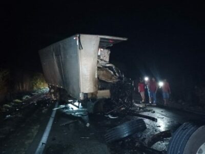 Caminhoneiro morre em acidente na BR-135 e ex-vereador de Bacabal fica ferido
