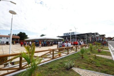 Em Urbano Santos, Iracema Vale comemora entrega de trecho da estrada que liga a cidade a Barreirinhas