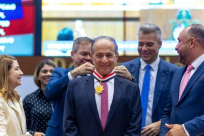 Aparício Bandeira é homenageado com a Medalha ‘Manuel Beckman’