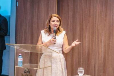 Iracema Vale recebe a mais alta honraria da Polícia Civil do Maranhão