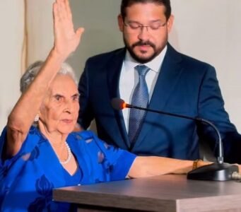 Com 90 anos e querida pelos cajapioenses, Dona Rozarinho pode ser a vice-prefeita mais idosa do Brasil