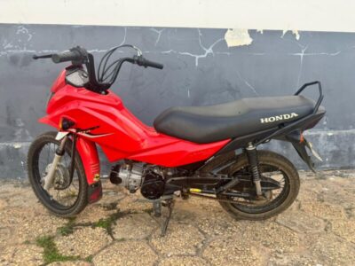 ITINGA DO MARANHÃO: JOVEM É AUTUADO APÓS SER FLAGRADO EMPINANDO MOTOCICLETA EM VIA PÚBLICA