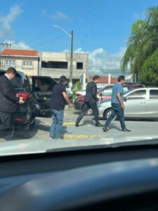 Prefeito suspeito de matar PM se entrega após ordem de prisão no Maranhão