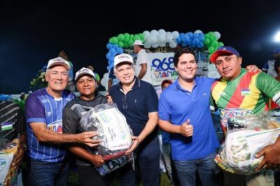 Carrinho, André Fufuca e Júlio Mendonça dão início ao Copão do Povo 2025 com sorteio de moto e entrega de materiais esportivos em Viana
