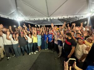 Carlos Brandão inaugura estrada entre São Domingos e Graça Aranha, entrega escola e reúne 21 prefeitos em almoço com Kleber Tratorzão e Núbia Patrol