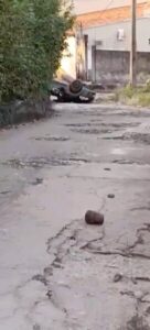 Carro do Mercado Livre capota após cair em ladeira próxima ao rio em Barreirinhas