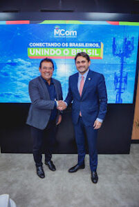 Em Brasília  Prefeito  Raimudinho da Audiolar,  é  recebido pelo Ministro  das  comunicações  , Juscelino Filho