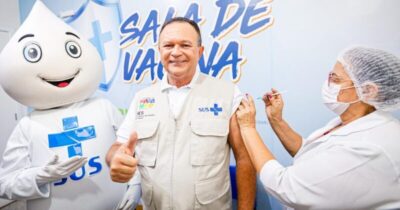 Brandão dá exemplo e reforça campanha de vacinação no Maranhão