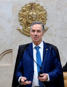 Ministro Barroso é visto em Atins neste sábado (19), após ter visto revogado pelos EUA