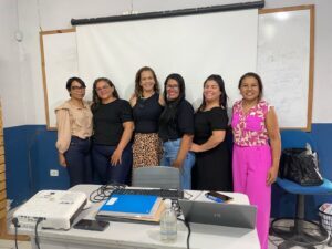 Acadêmicos de Letras da UFMA participam de encontro presencial em Imperatriz