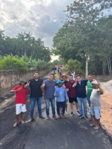 Deputado João Batista Segundo vistoria obras de asfalto na região do Paraíso, em Pinheiro
