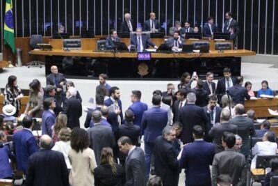 Câmara rejeita taxação de grandes fortunas; veja como votaram os maranhenses