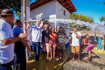 Prefeito Rafael Brito entrega sistema de abastecimento no Alagadiço e anuncia novos investimentos para a zona rural