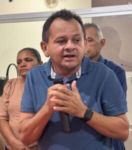 Prefeito Juvenal Silva promove café da manhã em homenagem aos garis em Parnarama
