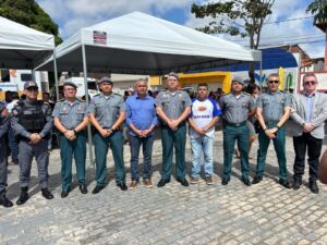 Polícia Militar promove ação social no João de Deus pelos 189 anos da corporação.