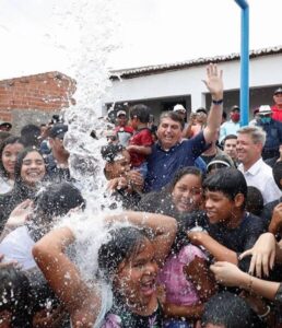 Chuva de honestidade: transposição do “Velho Chico” virou música do sertão…