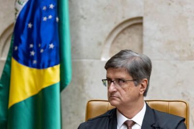 Diferenciamento esdrúxulo!!! Como Gonet diferenciou questionamentos de Dino e Bolsonaro sobre urnas