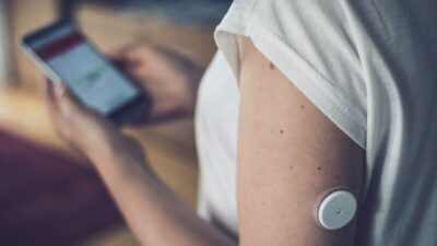 Alunos com diabetes tipo 1 podem continuar usando celular em escolas