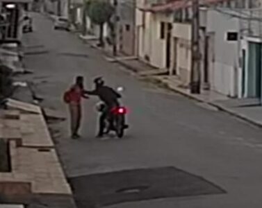 Assista! Câmeras de segurança flagram assalto no bairro da Cohama