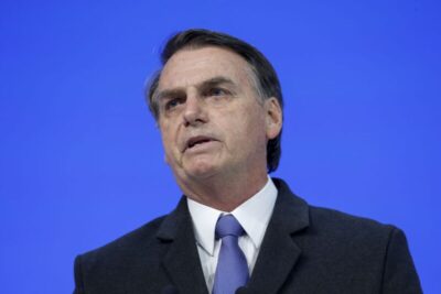 Moraes dá 48 horas para Bolsonaro explicar visita à embaixada húngara