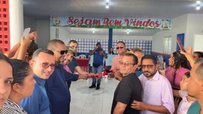 VEREADORES DE SÃO BENEDITO DO RIO PRETO FAZEM PARTICIPAÇÃO EM REINAUGURAÇÃO DE ESCOLA MUNICIPAL