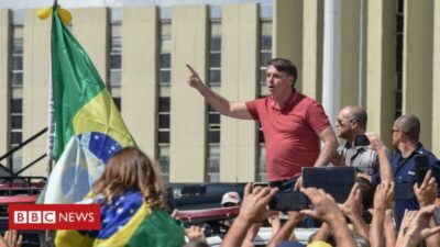Moraes pede vista e adia julgamento de chapa de Bolsonaro no TSE