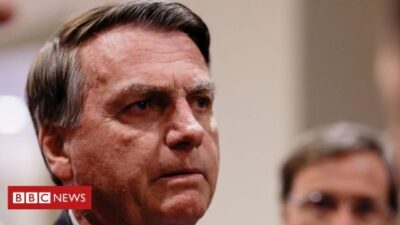 Bolsonaro solta palavrão na TV ao falar de golpe e entrevista é encerrada
