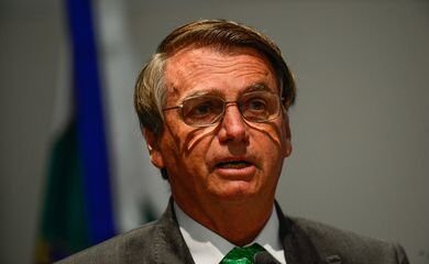 Pneumonia viral: Bolsonaro enfrenta novo problema de saúde e inicia tratamento