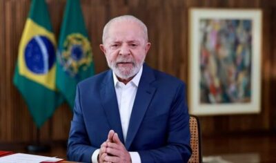 Presidente Lula é operado após sentir dores na cabeça