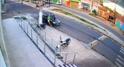 Imagens mostram dois policiais militares sendo atropelados durante corrida em Santa Inês