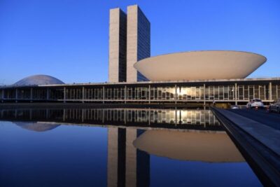 Projeto que limita supersalários enfrenta rejeição na Câmara