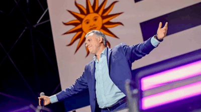 Yamandú Orsi é eleito no Uruguai, marcando retorno da esquerda ao poder