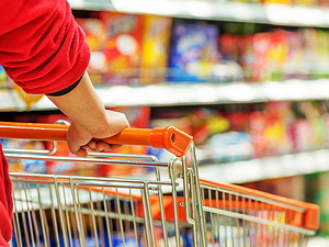 Supermercado é condenado a indenizar consumidor por vender produto estragado