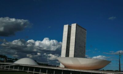 Câmara impõe derrota ao governo e aprova urgência para derrubar aumento do IOF