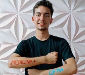 Aluno autista da rede pública é aprovado em Medicina na UFMA