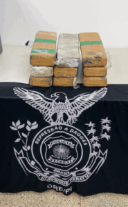 PF prende mulher em flagrante por tráfico de drogas em Teresina/PI