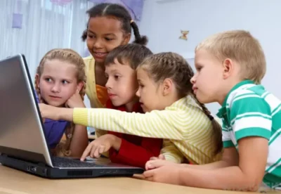 Conheça os 3 eixos da BNCC da Computação e seu impacto na educação brasileira
