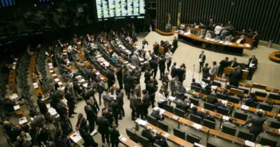 Lula veta projeto que aumentava número de deputados e enfrenta novo embate com o Congresso