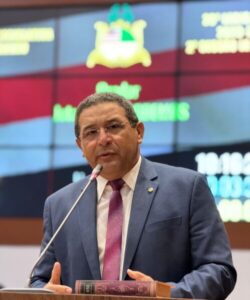 Na tribuna, Jota Pinto ressalta importância do Programa Simplifica Maranhão