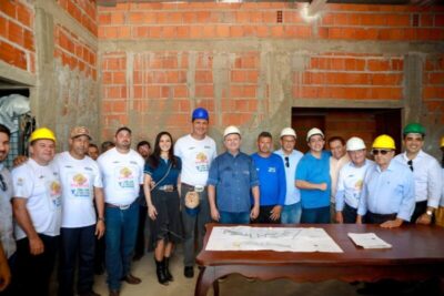 Brandão visita obras, recebe homenagem e entrega veículos durante a abertura da 55ª Expoimp