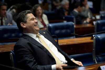 Davi Alcolumbre é eleito presidente do Senado