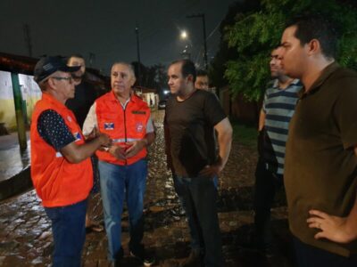 Defesa Civil presta assistência a família após forte chuva na zona Sudeste de Teresina