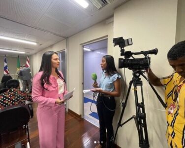 Deputada Janaína é destaque em evento representando a presidência e a bancada feminina na Assembléia