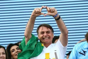 Tapa com luva de pelica: Uma boa explicação sobre a carta de Bolsonaro aos Dinocomunistas que estrebucharam de ódio…